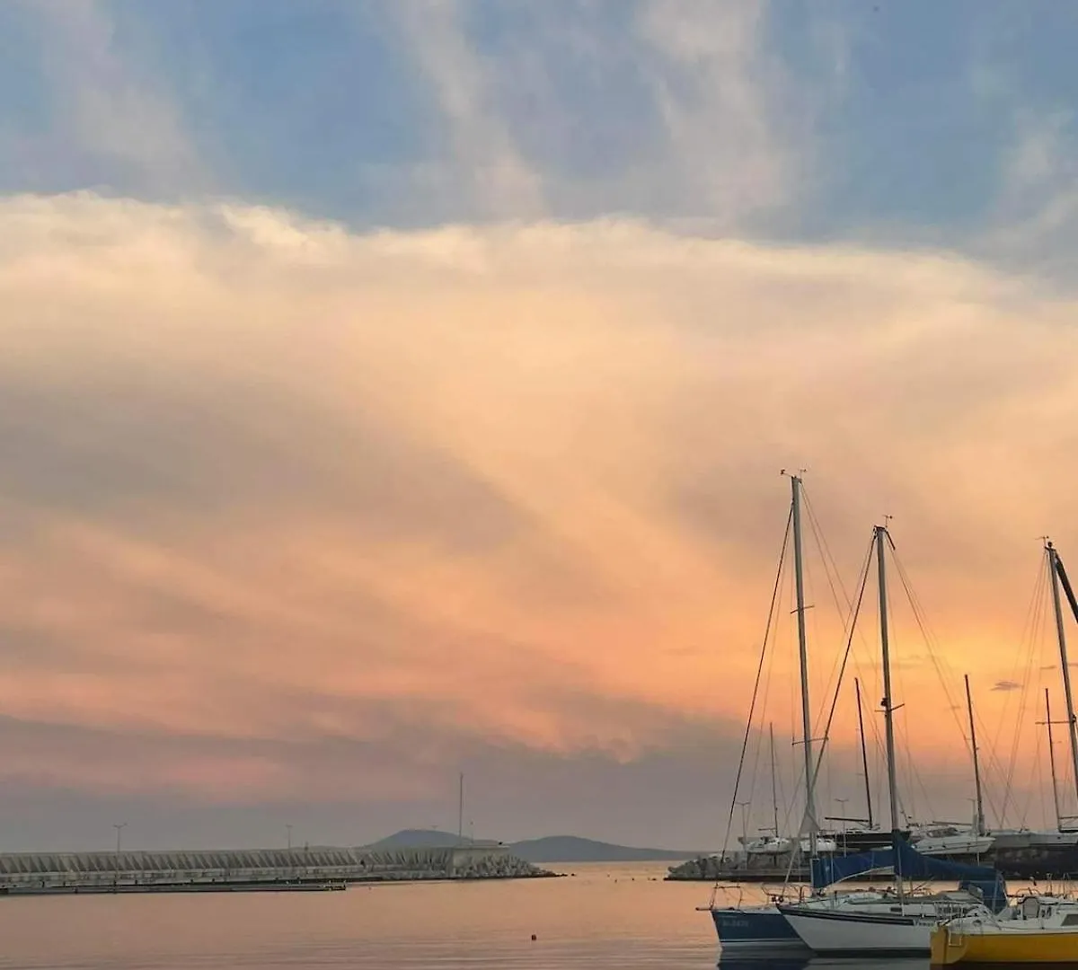 Sea Sunrise Apartment Burgas City