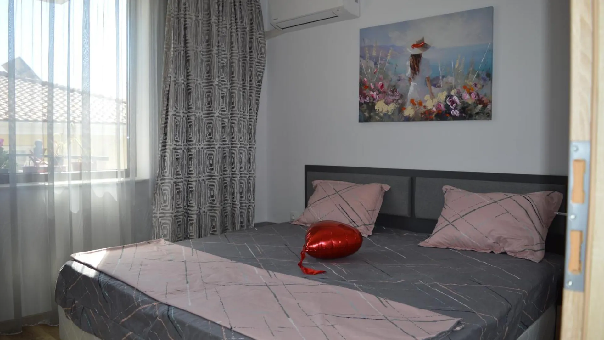 Sea Sunrise Apartment Burgas City